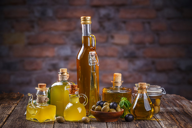 Bătălia uleiurilor: ulei de floarea soarelui vs ulei de măsline!