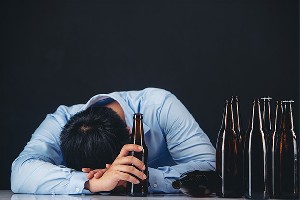 Cum îți afectează alcoolul mintea și corpul?