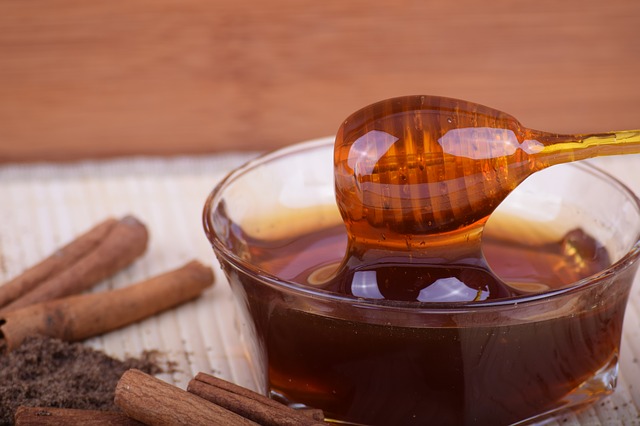 Proprietățile mierii de Manuka: Recomandări de utilizare și caracteristici