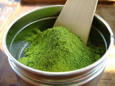 Ceaiul verde Matcha: ajuta in slabire si tine cancerul la distanta