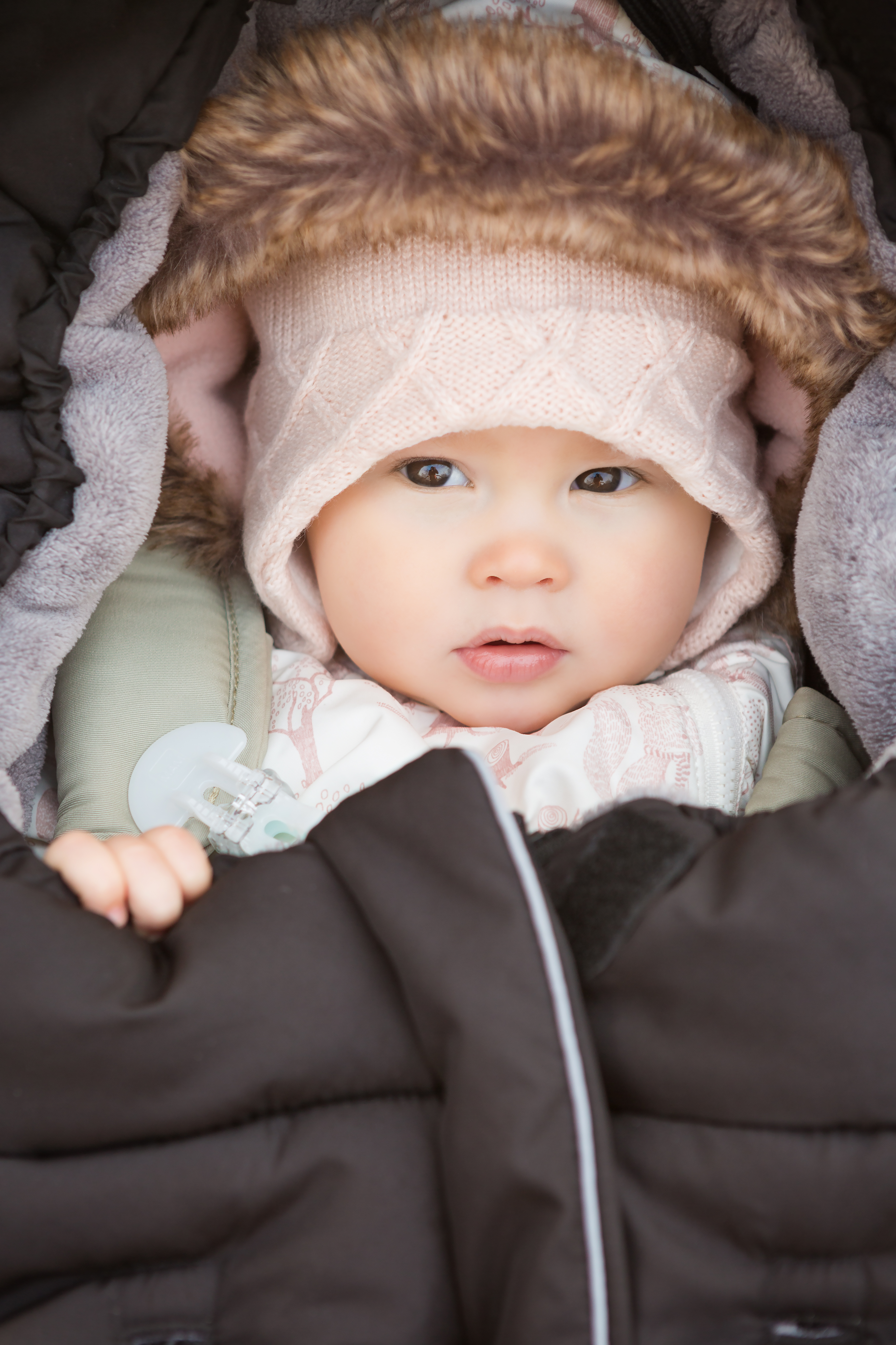 Cum sa scoatem la plimbare bebelusii in perioada rece