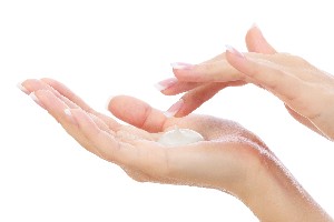 Cum protejăm tenul și pielea mâinii împotriva frigului