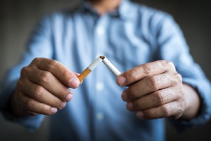 Zece metode de a renunța la fumat